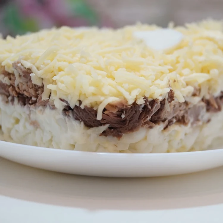 Салат с тунцом